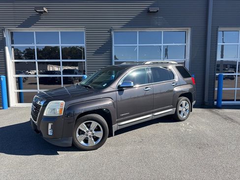 Used 2014 GMC Terrain SLE w/ Chrome Package image 1