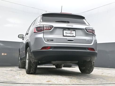 Used 2020 Jeep Compass Latitude image 36