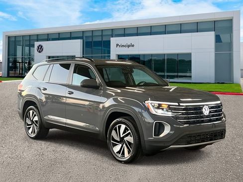New 2026 Volkswagen Atlas SE FWD image 2
