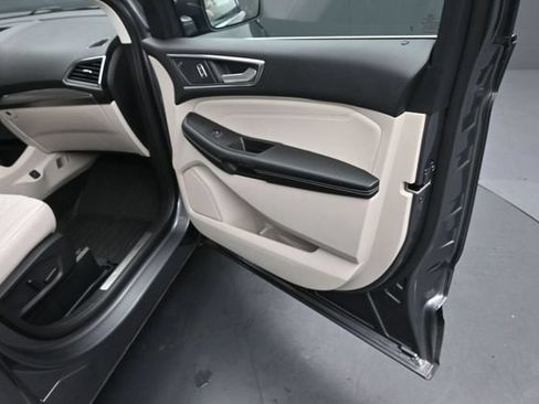 Certified 2024 Ford Edge Titanium AWD/4WD image 32