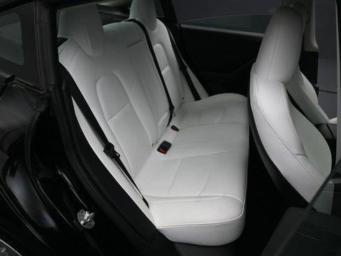 Used 2023 Tesla Model 3 Standard Range image 31