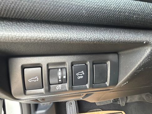 Used 2025 Subaru Outback Premium AWD/4WD image 23