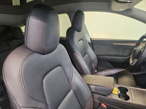 Used 2023 Tesla Model Y Long Range image 14