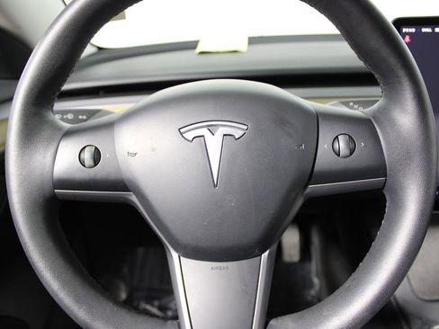 Used 2023 Tesla Model 3 Standard Range image 10
