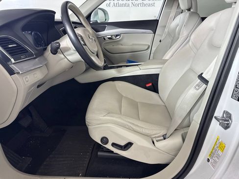 Used 2021 Volvo XC90 T5 Momentum w/ Climate Package FWD image 6