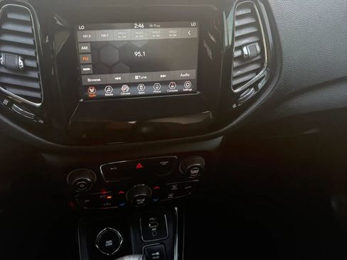 Used 2020 Jeep Compass Latitude AWD/4WD image 11
