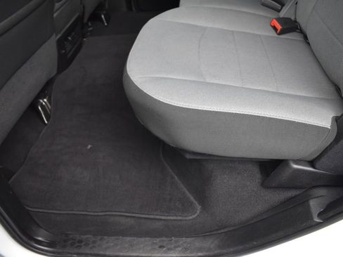 Used 2022 RAM 1500 Classic SLT image 32