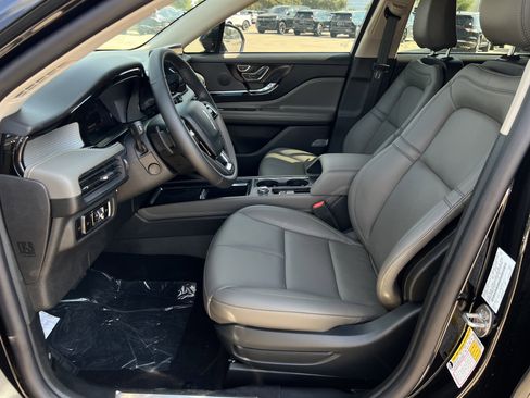 New 2025 Lincoln Corsair FWD w/ Equipment Group 101A image 24