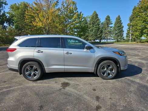 Used 2018 Toyota Highlander Limited Platinum AWD/4WD image 7