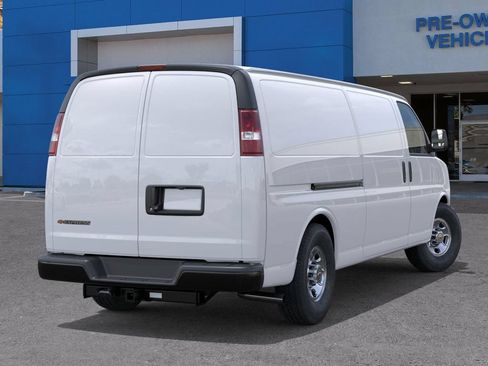 New 2026 Chevrolet Express 3500 Extended RWD image 4