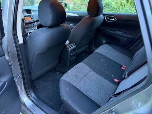 Used 2015 Nissan Sentra SV FWD image 21