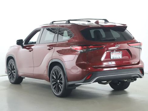 Used 2023 Toyota Highlander XSE image 42