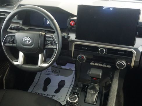 Certified 2025 Toyota Tacoma TRD Off-Road AWD/4WD image 27