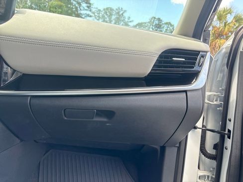 Certified 2024 Nissan Rogue SL w/ SL Premium Package FWD image 38
