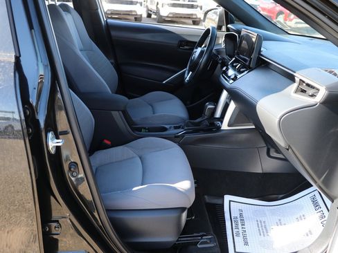 Used 2023 Toyota Corolla Cross AWD Hybrid image 32