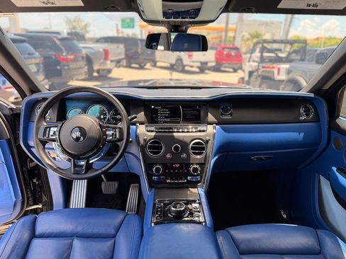 Used 2022 Rolls-Royce Cullinan AWD/4WD image 17