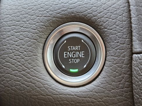 Used 2024 GMC Yukon Denali w/ Denali Reserve Package AWD/4WD image 18