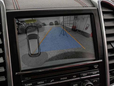 Used 2016 Porsche Cayenne GTS image 27