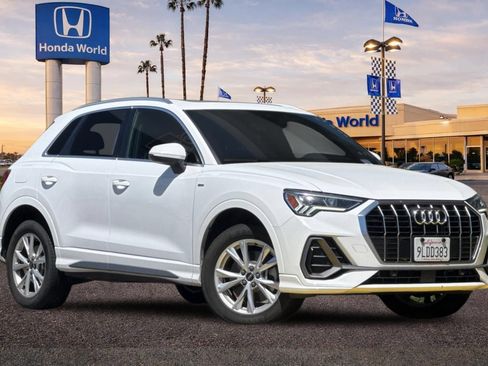 Used 2024 Audi Q3 2.0T Premium AWD/4WD image 2