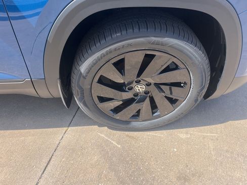 New 2025 Volkswagen Atlas Cross Sport SE image 21