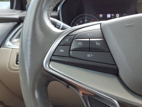 Used 2020 Cadillac XT5 Premium Luxury AWD/4WD image 23