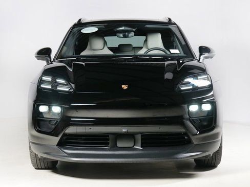 Certified 2025 Porsche Macan 4S Electric image 6