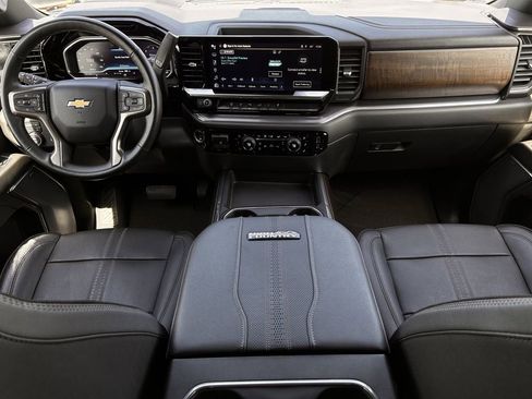 Used 2024 Chevrolet Silverado 2500 High Country w/ High Country Premium Package image 12