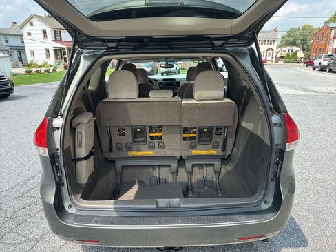 Used 2013 Toyota Sienna LE w/ Towing Pkg FWD image 27