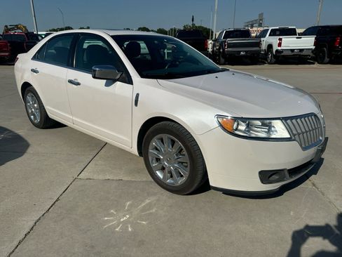 Used 2010 Lincoln MKZ FWD image 4