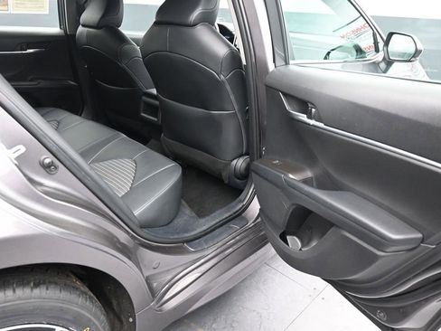 Used 2023 Toyota Camry SE FWD image 11