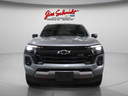 Used 2024 Chevrolet Colorado Z71 w/ Z71 Convenience Package 2 AWD/4WD image 3