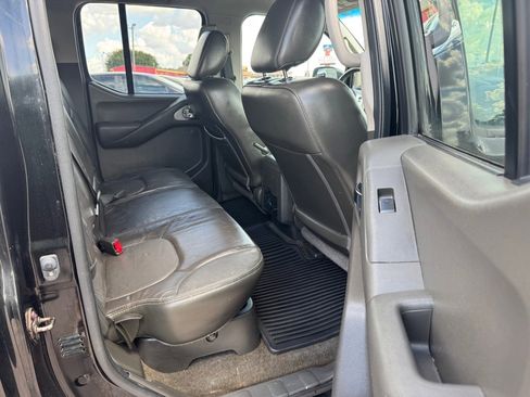 Used 2014 Nissan Frontier PRO-4X image 9