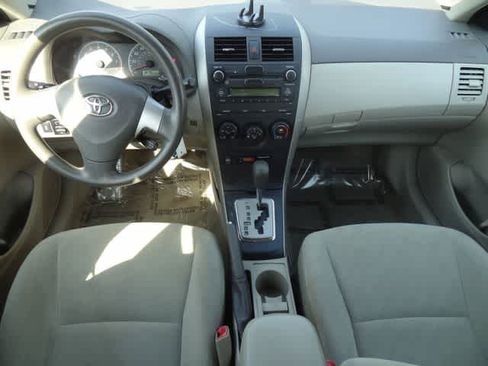 Used 2010 Toyota Corolla LE FWD image 10