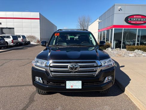 Certified 2016 Toyota Land Cruiser image 10