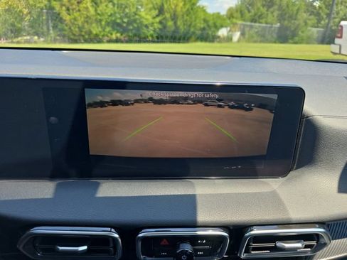 Used 2026 Nissan Sentra SV w/ SV Convenience Package FWD image 9
