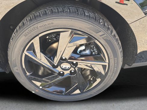 New 2026 Hyundai Elantra Sport FWD image 32