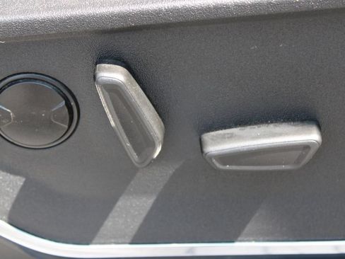 Used 2023 Ford F150 Lariat AWD/4WD image 33