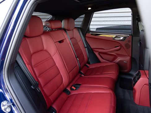 Used 2025 Porsche Macan S AWD/4WD image 31