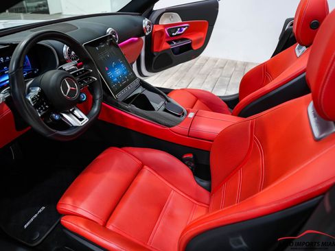 Used 2022 Mercedes-Benz SL 55 AMG 4MATIC w/ Driver Assistance Package image 51