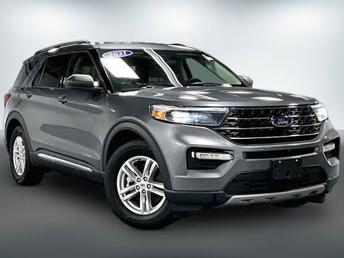 Used 2021 Ford Explorer XLT w/ Equipment Group 202A RWD image 1