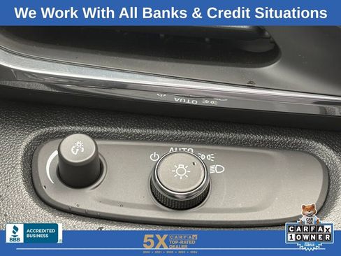 Used 2025 Buick Envista Preferred image 26