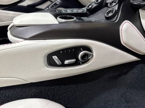Used 2023 Aston Martin V8 Vantage Roadster RWD image 14