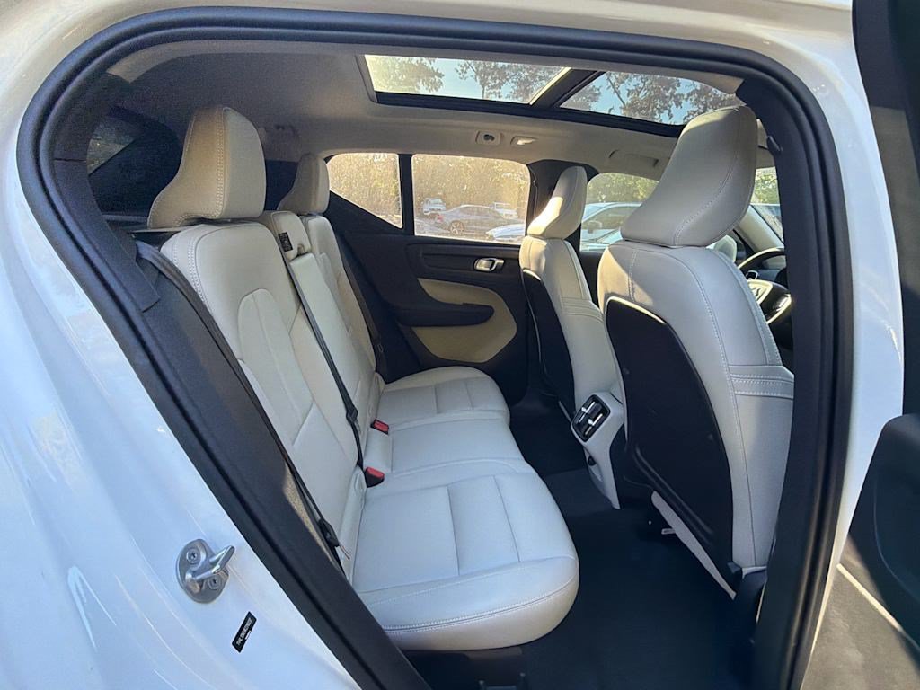 Used 2024 Volvo XC40 B5 Plus w/ Protection Package Premier AWD/4WD image 20