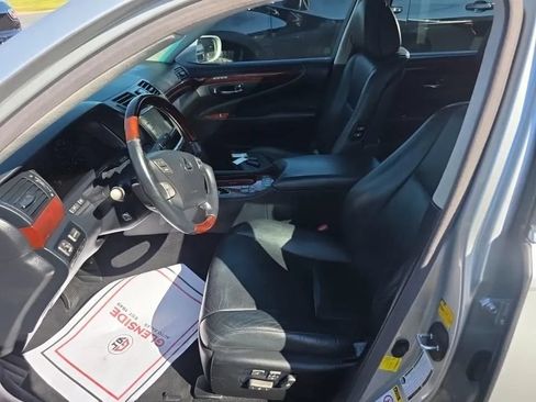 Used 2011 Lexus LS 460 L w/ Luxury Pkg RWD image 5