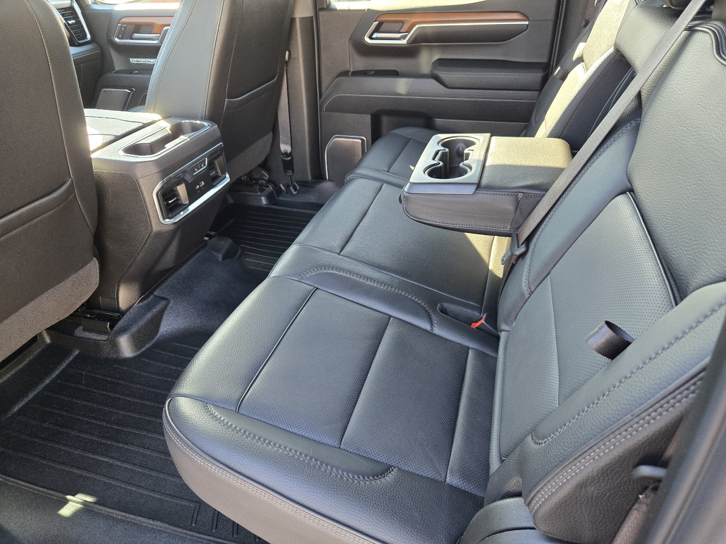 Used 2023 GMC Sierra 1500 Denali w/ Denali Reserve Package AWD/4WD image 39