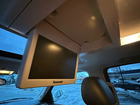 Used 2013 Cadillac Escalade Luxury image 18