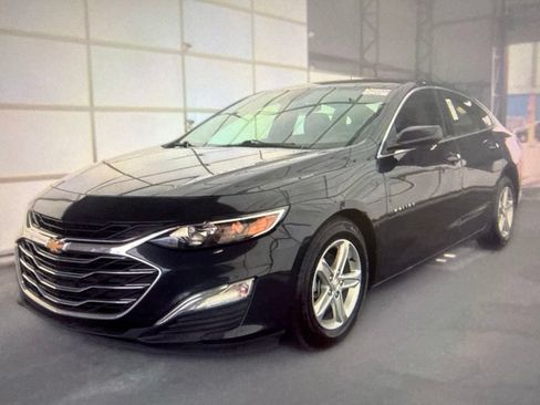 Used 2022 Chevrolet Malibu LS w/ Driver Confidence Package II FWD image 2