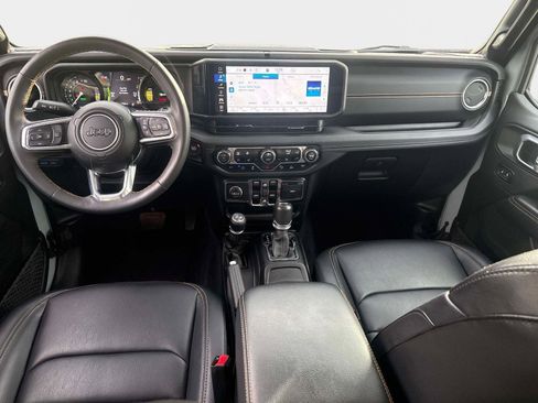 Used 2024 Jeep Wrangler Sahara w/ Safety Group image 15