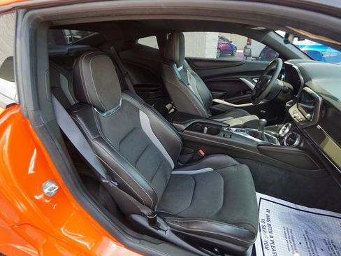 Used 2019 Chevrolet Camaro LT w/ 1LE Track Performance Package image 27