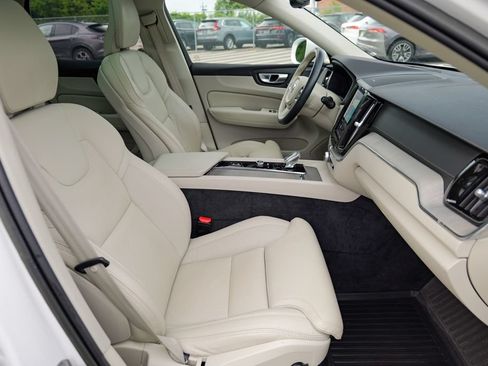 Used 2023 Volvo XC60 T8 Ultimate w/ Climate Package AWD/4WD image 37